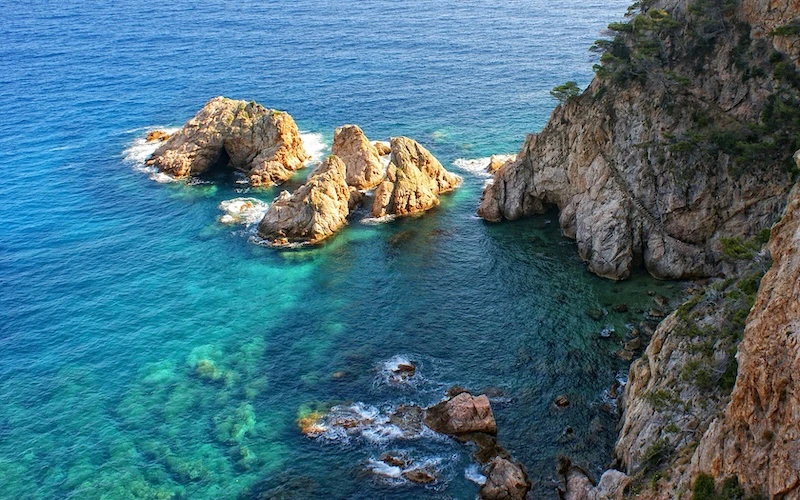 Beautiful coves of Roses on the Costa Brava