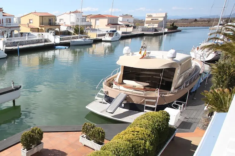 Fishermen Houses with Direct Mooring