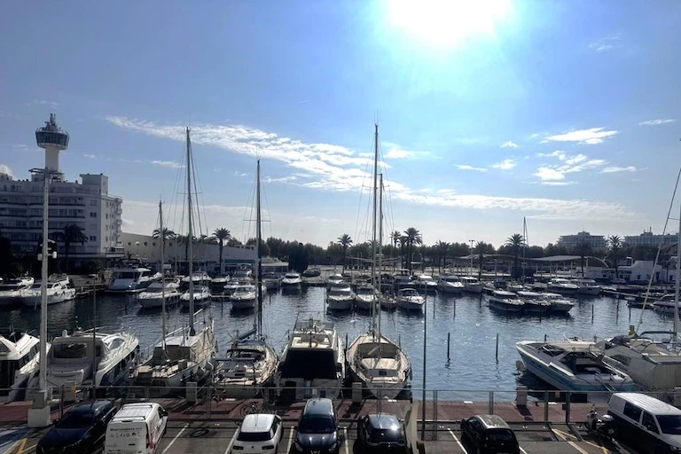 Modern Apartments and Penthouses