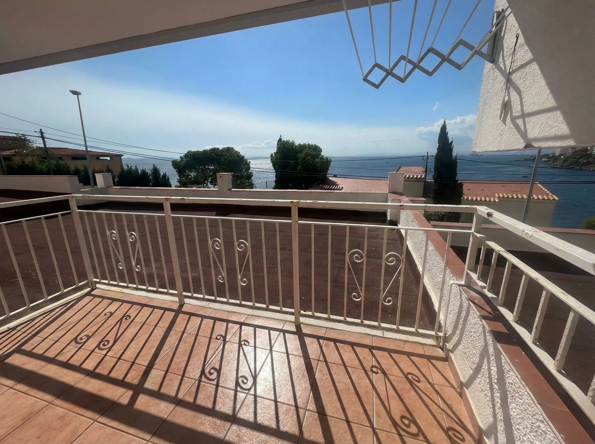 Magnifique balcon à Roses